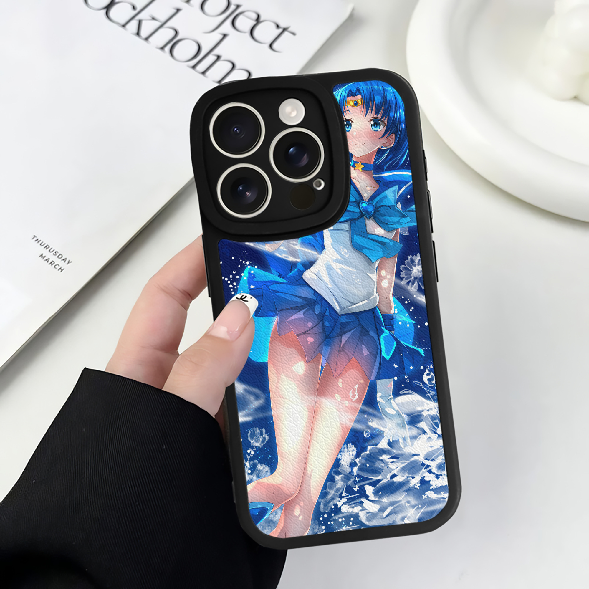 （画像用） 美少女戦士セーラームーン Sailor Moon 【iPhone 16シリーズ対応】シリコンスマホケース（レザー調） 材質：シリコン
